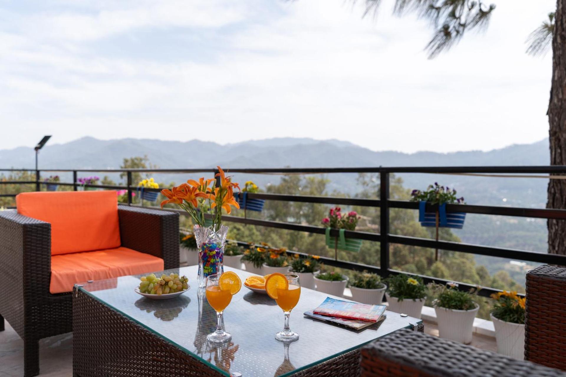 Villa Woodside Meadows By Veo - Part Of Stayvista Kasauli Exteriér fotografie