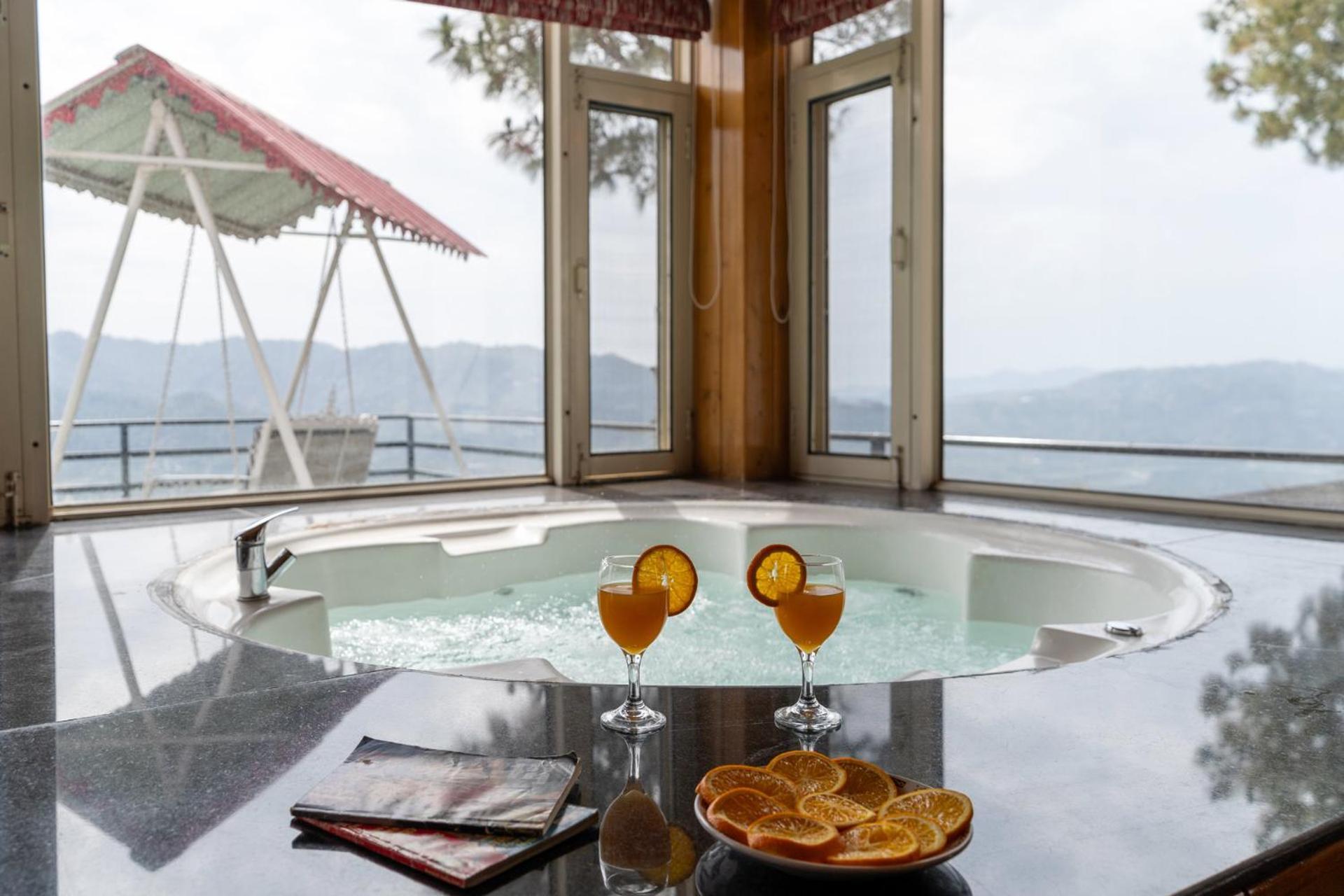 Villa Woodside Meadows By Veo - Part Of Stayvista Kasauli Exteriér fotografie
