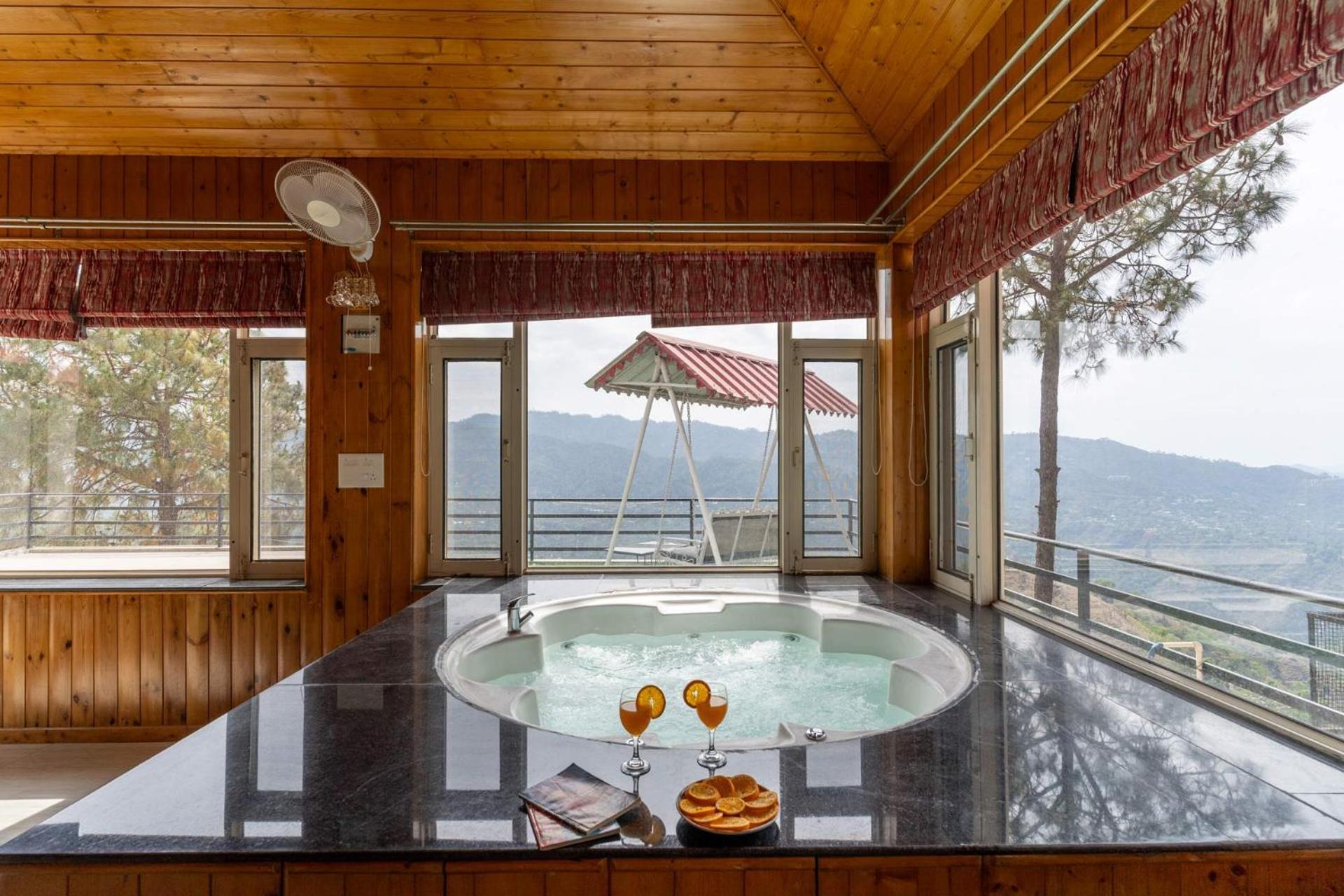 Villa Woodside Meadows By Veo - Part Of Stayvista Kasauli Exteriér fotografie